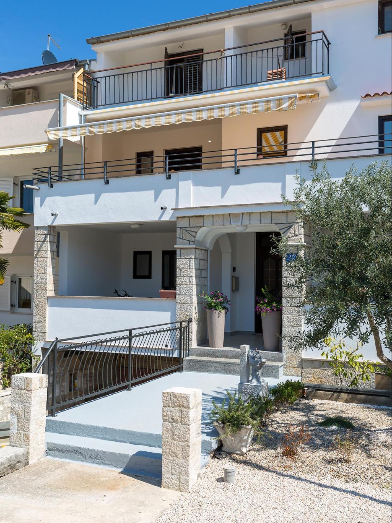 Marisan Seaview Apartment فونتانا المظهر الخارجي الصورة