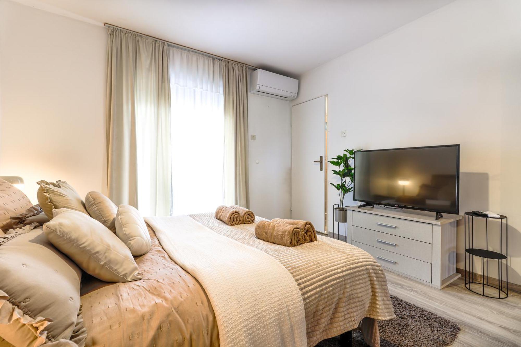 Marisan Seaview Apartment فونتانا المظهر الخارجي الصورة